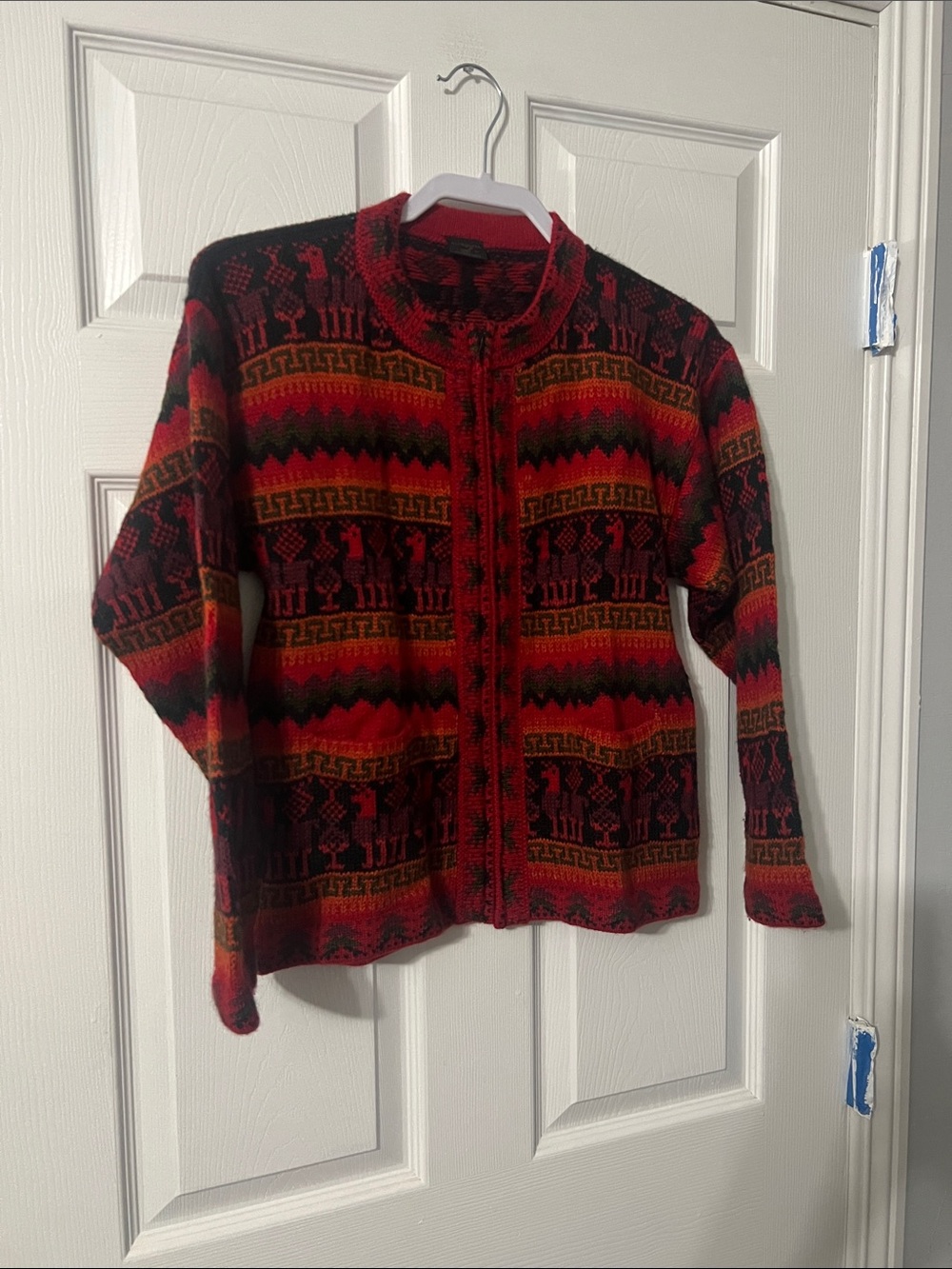 Alpacas 100%Red and Black Patterned Zip-Up Cardigan